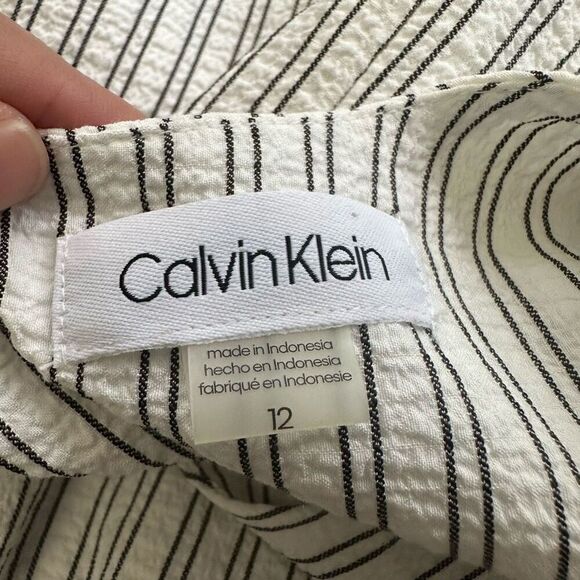 Calvin Klein White Black vertical Stripes V Neck Tie Front Jumpsuit sz 12 - Picture 8 of 9